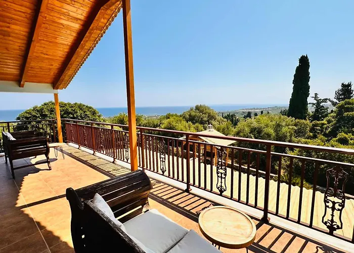 Hestia - Seaview Serenity With Private Pool By Mana Gers Villa